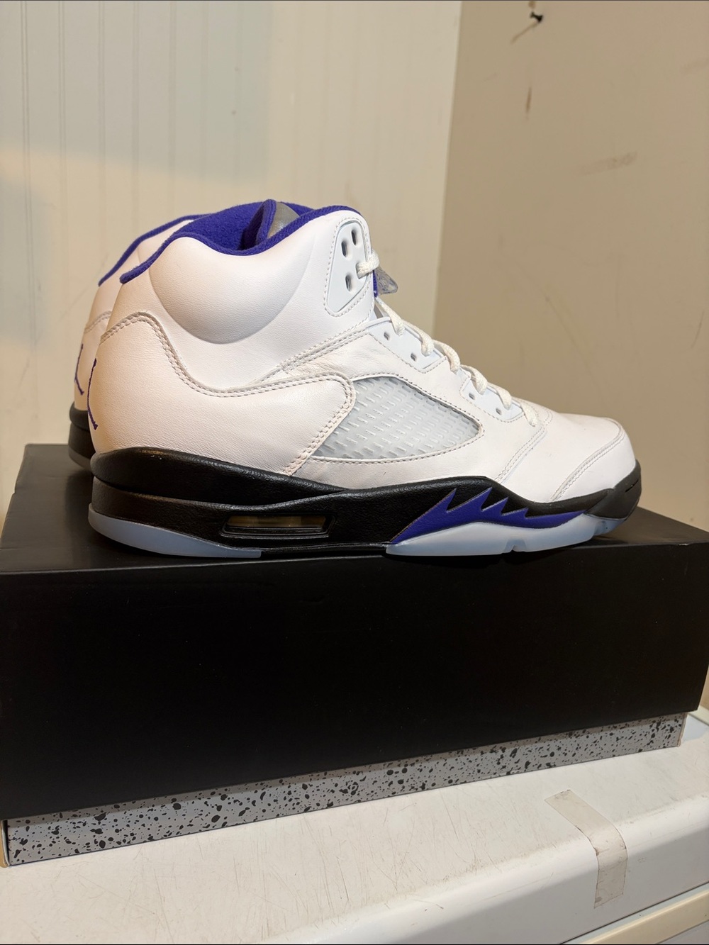 Jordan 5 Retro “Concorde” white/concorde/black. 8/22 release date. DD0587-141